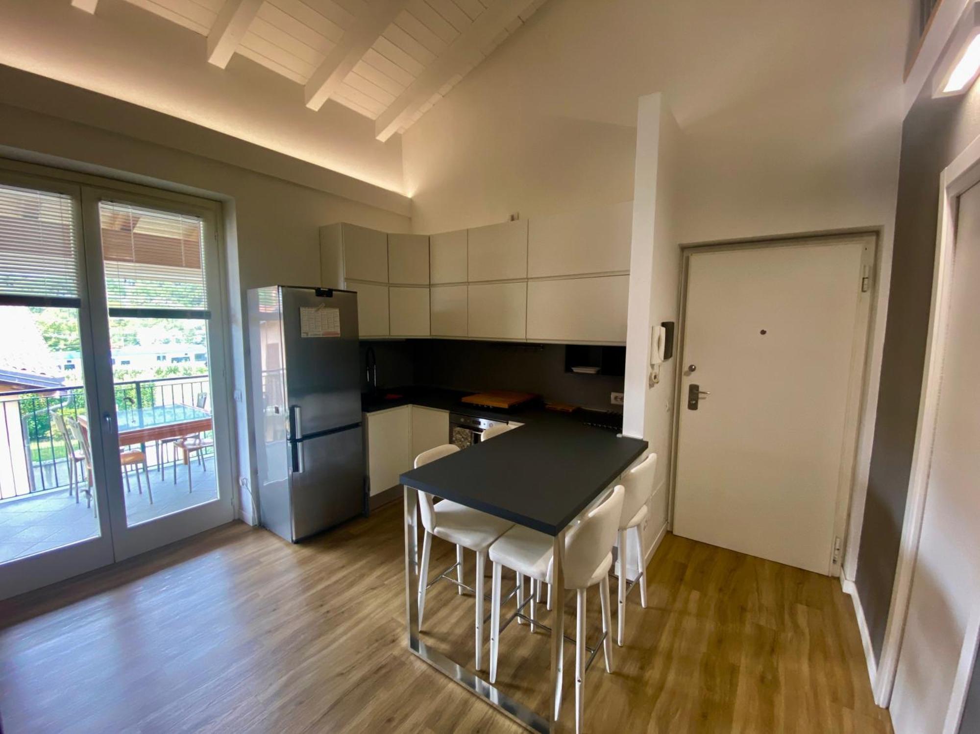 Modern Apartment With Terrace And Mezzanine Floor Colico Εξωτερικό φωτογραφία